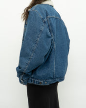 Load image into Gallery viewer, Vintage x Made in Canada x WRANGLER Fleece Lined Denim Jacket (S-L)