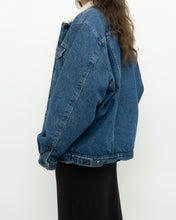 Load image into Gallery viewer, Vintage x Made in Canada x WRANGLER Fleece Lined Denim Jacket (S-L)