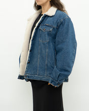 Load image into Gallery viewer, Vintage x Made in Canada x WRANGLER Fleece Lined Denim Jacket (S-L)