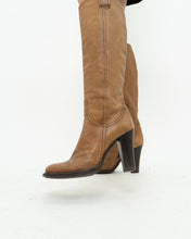 Load image into Gallery viewer, Vintage x Made in Italy x Camel leather Knee-high Boot (8-9)