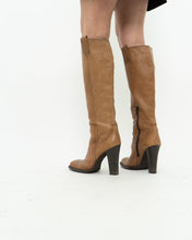 Load image into Gallery viewer, Vintage x Made in Italy x Camel leather Knee-high Boot (8-9)