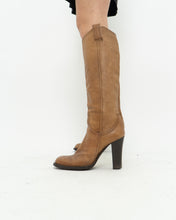 Load image into Gallery viewer, Vintage x Made in Italy x Camel leather Knee-high Boot (8-9)