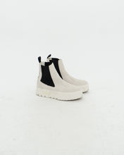 Load image into Gallery viewer, PUMA x Suede Platform Slip On Boots (7.5, 8)