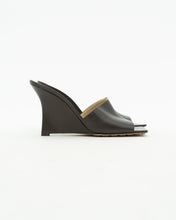 Load image into Gallery viewer, BOTTEGA VENETA x Brown Wedge Butter Leather Heels (39.5)