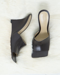 BOTTEGA VENETA x Brown Wedge Butter Leather Heels (39.5)