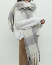 Load image into Gallery viewer, Modern x Ultra Soft White, Purple Scarf