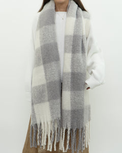 Modern x Ultra Soft White, Purple Scarf