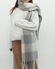 Load image into Gallery viewer, Modern x Ultra Soft White, Purple Scarf