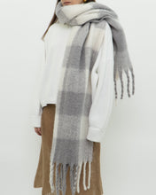 Load image into Gallery viewer, Modern x Ultra Soft White, Purple Scarf