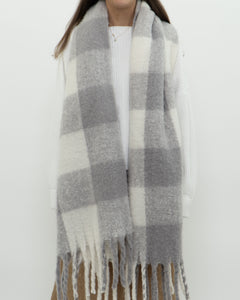 Modern x Ultra Soft White, Purple Scarf