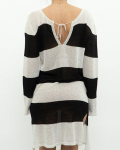 Vintage x Black, White Striped Shimmer Loose-fit Dress (XS-L)