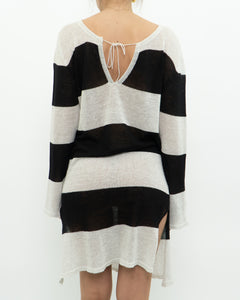 Vintage x Black, White Striped Shimmer Loose-fit Dress (XS-L)