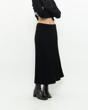 Load image into Gallery viewer, Vintage x Made in Canada x TAHARI Black Ribbed Knit Skirt (S, M)