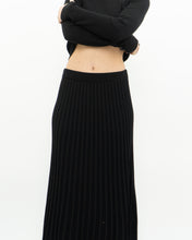 Load image into Gallery viewer, Vintage x Made in Canada x TAHARI Black Ribbed Knit Skirt (S, M)