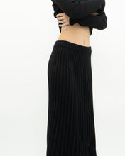 Load image into Gallery viewer, Vintage x Made in Canada x TAHARI Black Ribbed Knit Skirt (S, M)