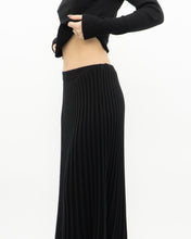 Load image into Gallery viewer, Vintage x Made in Canada x TAHARI Black Ribbed Knit Skirt (S, M)