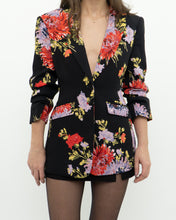 Load image into Gallery viewer, CINQ A SEPT x Black Floral Blazer (XS, S)