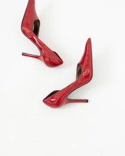 Load image into Gallery viewer, Vintage x ALDO Red Patent Pumps (6, 6.5)