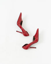 Load image into Gallery viewer, Vintage x ALDO Red Patent Pumps (6, 6.5)