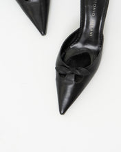 Load image into Gallery viewer, Vintage x Made in Italy x ANTONIO MELANI Black Leather Mules (8, 8.5)