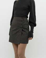 Load image into Gallery viewer, Vintage x Made in Canada x JACOB Deadstock Grey Plaid Mini Skirt (XS)