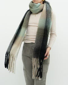 Modern x Green Plaid Ultra Fuzzy Scarf