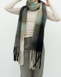 Modern x Green Plaid Ultra Fuzzy Scarf