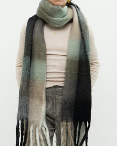 Modern x Green Plaid Ultra Fuzzy Scarf