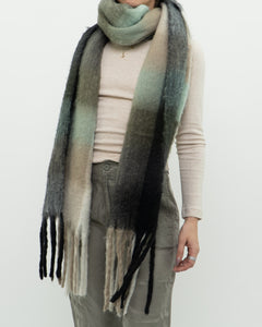 Modern x Green Plaid Ultra Fuzzy Scarf