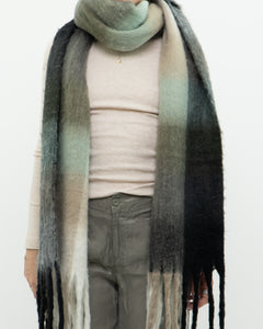 Modern x Green Plaid Ultra Fuzzy Scarf