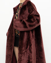 Load image into Gallery viewer, Vintage x Burgundy Velvet Reversible Coat (S-XL)