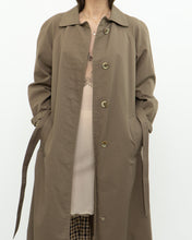 Load image into Gallery viewer, Vintage x Made in Canada x Aquascutum of London Mocha Trench (XS)