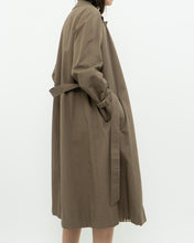 Load image into Gallery viewer, Vintage x Made in Canada x Aquascutum of London Mocha Trench (XS)