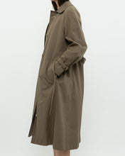 Load image into Gallery viewer, Vintage x Made in Canada x Aquascutum of London Mocha Trench (XS)