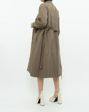 Load image into Gallery viewer, Vintage x Made in Canada x Aquascutum of London Mocha Trench (XS)