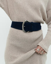 Load image into Gallery viewer, CLUB MONACO x Navy Suede Belt (S)