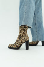 Load image into Gallery viewer, Vintage x Made in Spain x Leopard Print Pony Hair Platform Boots (6.5, 7)