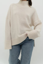 Load image into Gallery viewer, ABERCOMBIE &amp; FITCH x Cozy Cream Oversized Knit Turtleneck (XS-XL)