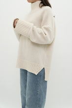 Load image into Gallery viewer, ABERCOMBIE &amp; FITCH x Cozy Cream Oversized Knit Turtleneck (XS-XL)