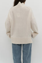 Load image into Gallery viewer, ABERCOMBIE &amp; FITCH x Cozy Cream Oversized Knit Turtleneck (XS-XL)