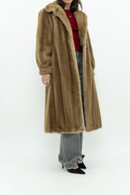 Load image into Gallery viewer, Vintage x Made in Winnipeg x Beige Faux Fur Coat (XS)