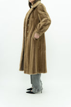 Load image into Gallery viewer, Vintage x Made in Winnipeg x Beige Faux Fur Coat (XS)