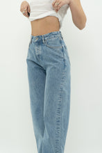 Load image into Gallery viewer, PEPE JEANS x Light Wash Straight Leg Denim (S)