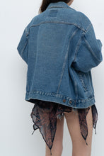 Load image into Gallery viewer, Vintage x LEVIS Orange Tab Midwash Denim Jacket (M-XL)