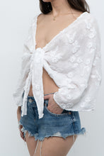 Load image into Gallery viewer, Vintage x BCBG White Floral Front Tie Bohemian Top (S, M)