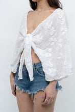 Load image into Gallery viewer, Vintage x BCBG White Floral Front Tie Bohemian Top (S, M)