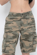 Load image into Gallery viewer, Vintage x BANANA REPUBLIC Camo Cargo Short (L)