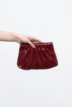 Load image into Gallery viewer, Vintage x Made in Hong Kong x Burgundy Chainlink Purse