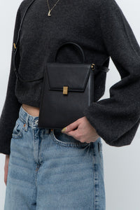 JAMIE WANDER x Black Leather Structered Purse