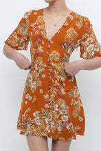 Load image into Gallery viewer, NICHOLAS x Orange Floral Pure Silk Mini Dress (S)